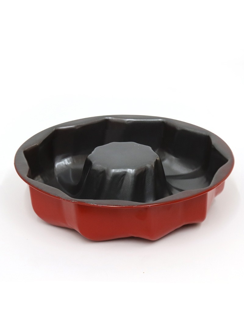 Non-stick Bundt Pan by Parinin